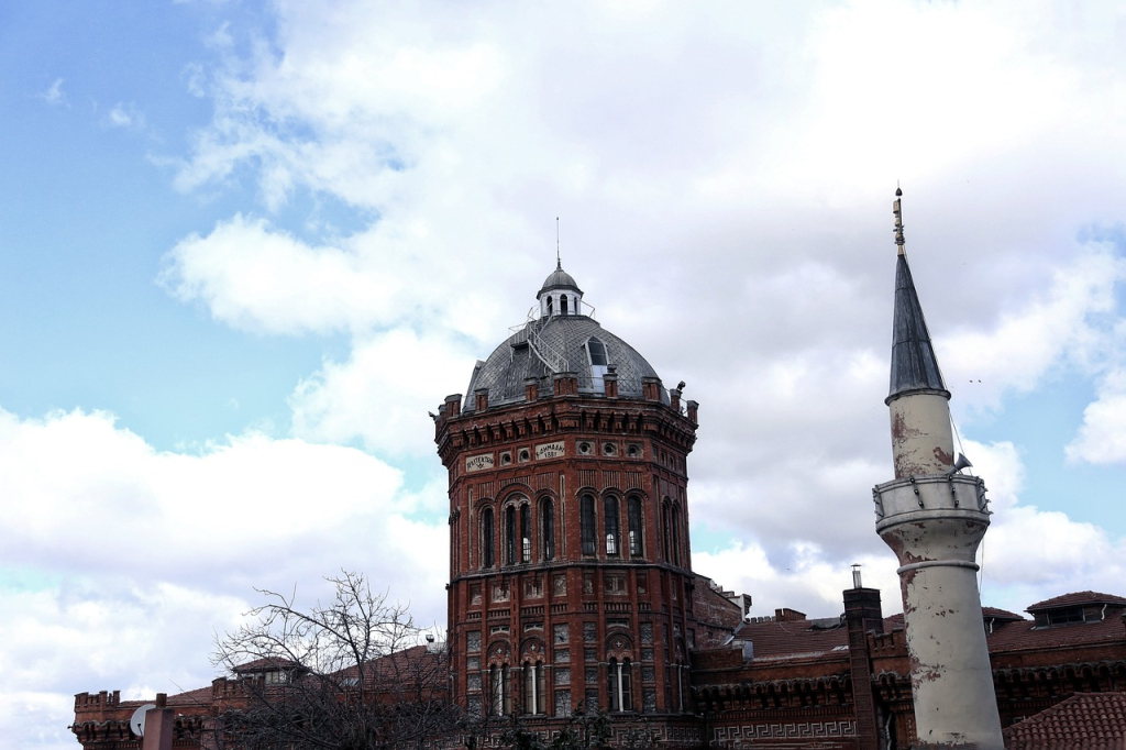 İzmit'te Gece Hayatı: Eğlence Dolu Aktiviteler