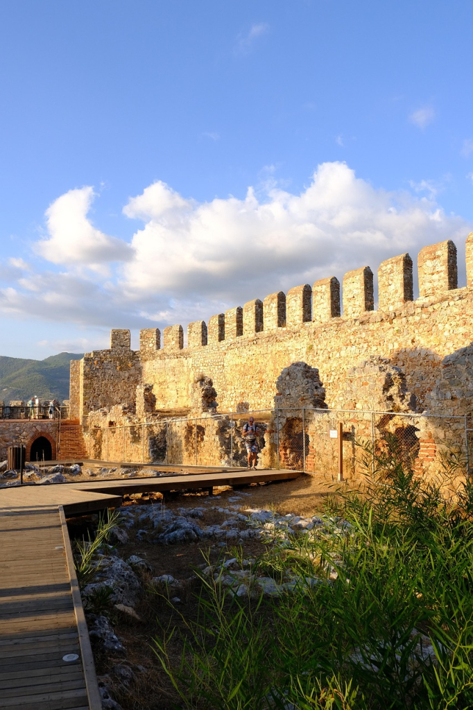 Şeytan Kalesi'nin Hikayesi: Efsanelerle Dolu Bir Kale