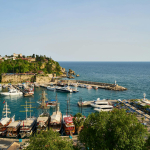 Çeşme'de Gezilecek Yerler: Plajlardan Tarihe Unutulmaz Bir Rehber