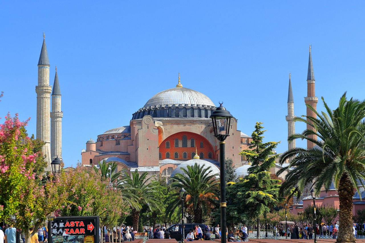 Ayasofya Camii: Tarih ve Mimari Harikası